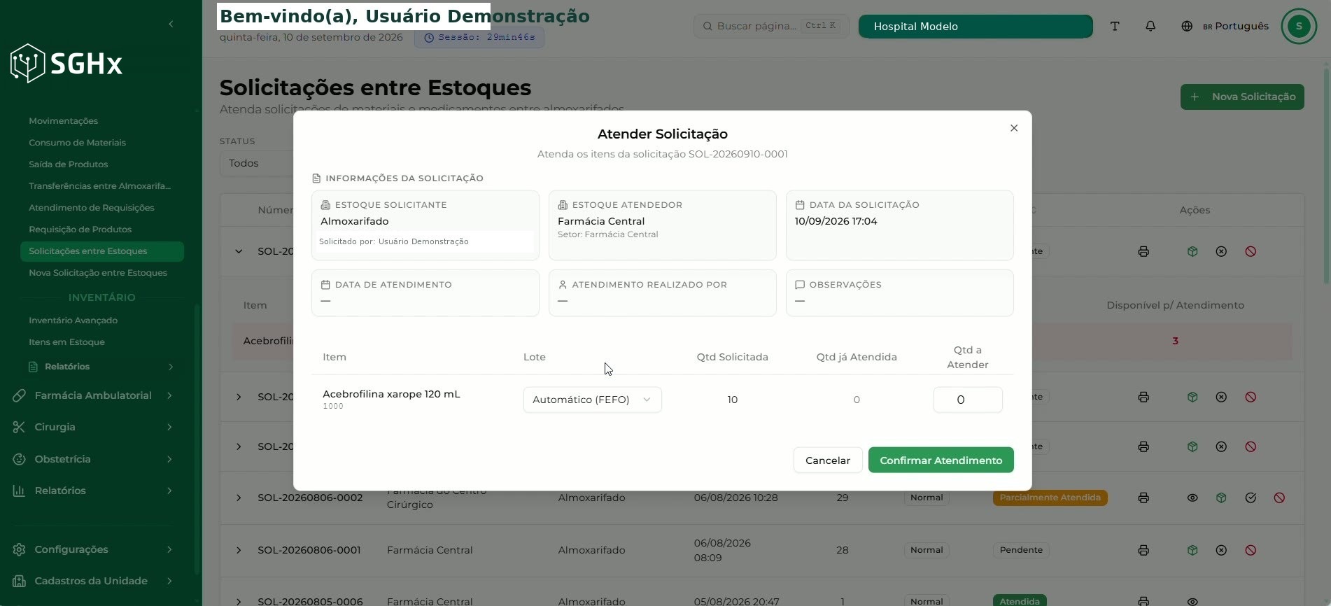 Modal Atender Solicitação com as informações da solicitação e a coluna Lote com a opção Automático (FEFO)