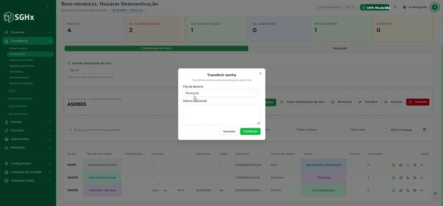 Modal Transferir senha com os campos Fila de destino e Motivo